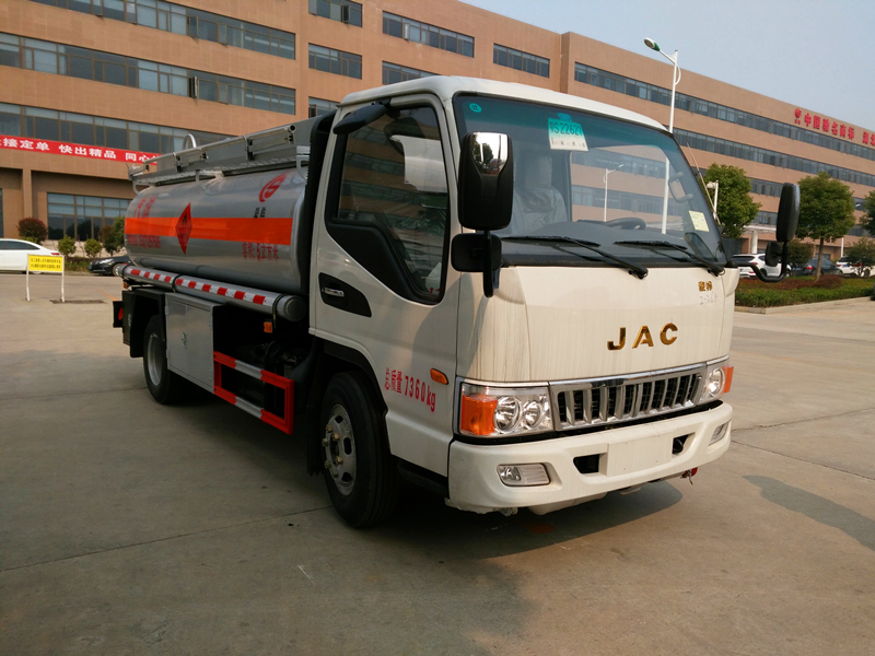 江淮8吨油罐车