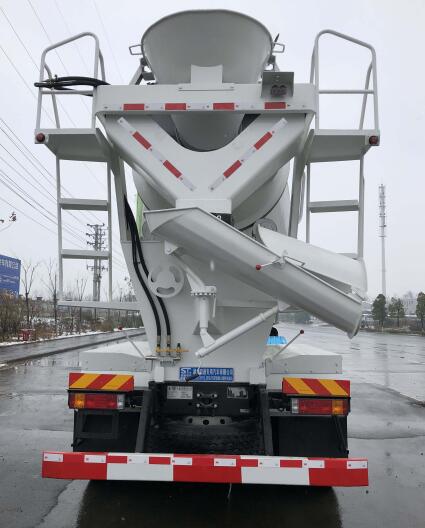 丰霸牌STD5311GJBSX5型混凝土搅拌运输车